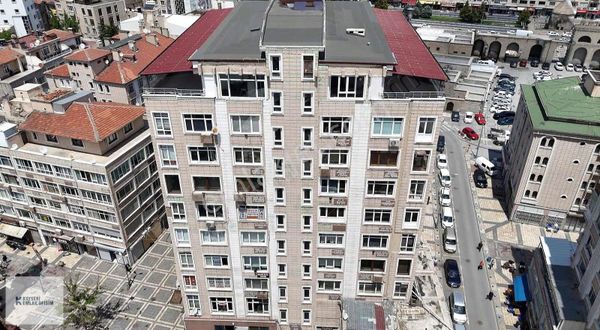 Cumhuriyet İşhanında 1+1 Full Yapılı 60 M2 Daire