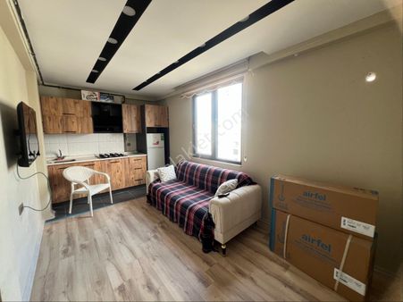 Seyrantepe De Eşyalı 1+1 Ara Kat Daire