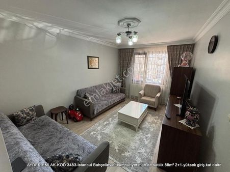 İstanbul Bahçelievler Cumhuriyet Mah De Satılık 88m² 2+1-yüksek Giriş.kat Daire