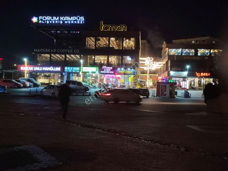 Merkez Emlak'tan Selçuklu Baş Çarşıda 30 M2 Satılık Dükkan Ofis