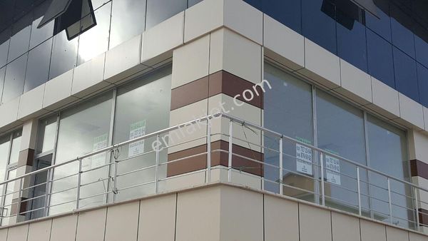 Kosova Mahallesinde Satılık Köşe Dükkan