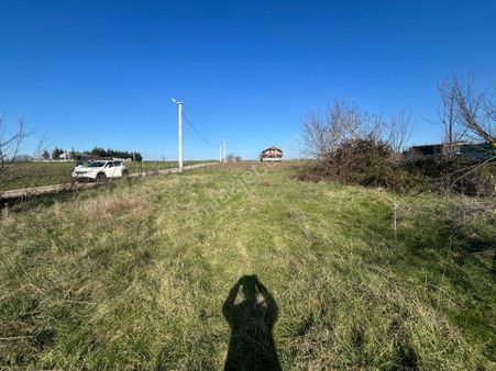 Kocaeli Karamürsel Avcıköy 582 M² Konut İmarlı Yola Cephe Satılık Arsa