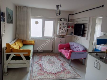 Ünalan Mahallesinde Akarca Camisine Salı Pazarına Yakın Apart Satılık