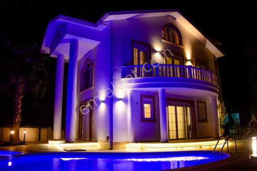Antalya Belek De Site İçerisinde Mustakil Özel Havuzlu Villa Denize Yakın