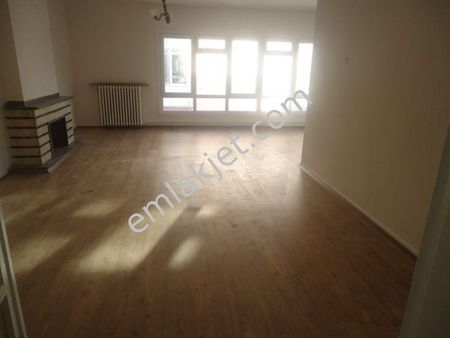 Kızılay Meşrutiyet Caddesi Üzeri Katta 150 M2 3+1 Kombili Asansörlü Yapılı Manzaralı