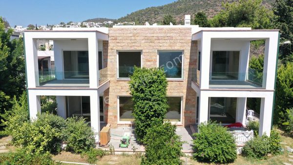 Bodrum Kumbahçede Ayrıcalıklı Bir Konumda Denize Sıfır Son Daire