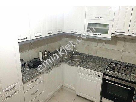Akşenden Fatih Çapa Seyyidömerde Asansörlü Sitede 140 M2 3+1 4. Ara Kat Otoparklı Satılık Daire