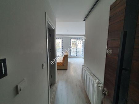 Bornova Merkez De 1+1 Lüks Daire