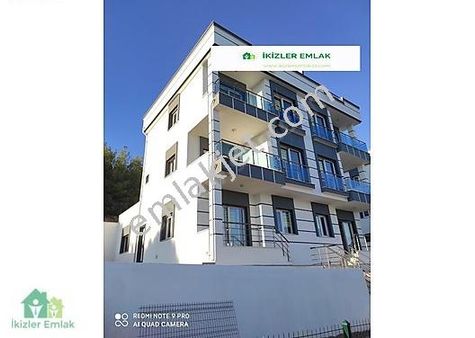 Doğanbey'de Ful Deniz Manzaralı Doğa İçin'de 4+2 Müstakil Yazlık