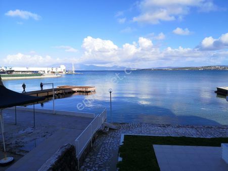 Ilıca Denize Sıfır Havuzlu Sitede Tadilatlı Yaz Dönemi Kiralık 2+1 Daire