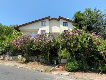 Büyükada 3+1 Deniz Manzaralı Satılık Daire