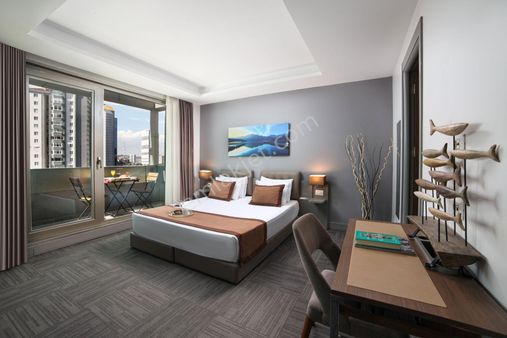 Bostancı/ataşehir E-5 Yanı Teraslı Jakuzili Hijyenik Günlük Suit