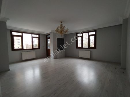 Kozyatagı Metroya Yürüme Mesafesinde Deprem Sonrası Binada 3+1