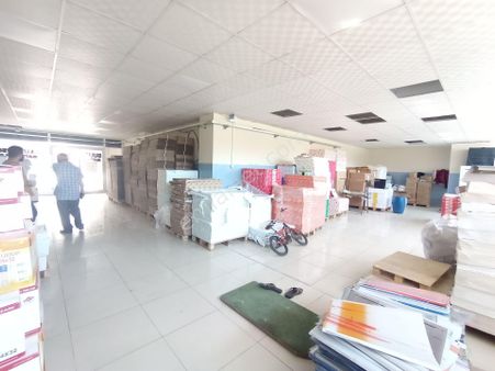 Babacandan İş Merkezinde 150m2 Satılık Dükkan