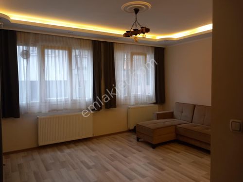 ZİNCİRLİKUYU CADDEYE YAKIN 1+1 SIFIR ARAKAT DAİRE