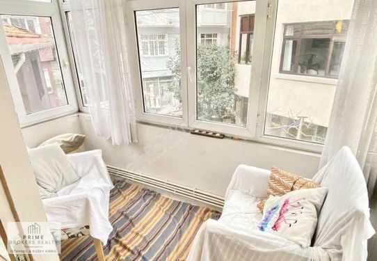 CİHANGİR FİRUZAĞA'DA ARA KAT 2+1 SATILIK FIRSAT DAİRE