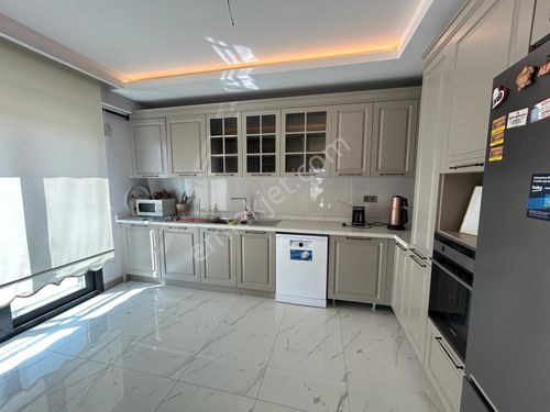 SEYHAN GÜRSELPAŞA MAHALLESİNDE BULVAR ÜZERİ 3+1 SATILIK DAİRE 