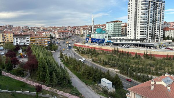  ENGELLER CADDESİNDE ASANSÖRLÜ ARA KAT MANZARALI ÖNÜ AÇIK SATILIK