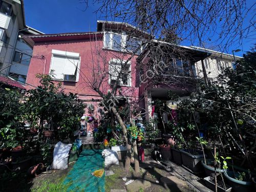  Beykoz Merkez’de Sahile 50 Metre Mesafede 248 Metrekare Arsa İçinde 2 Adet Müstakil Ev