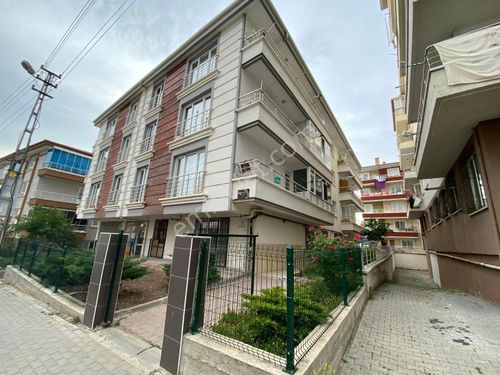 BOSTANCIK MAHALLESİ MERKEZİ KONUMDA 3+1 SATILIK DAİRE