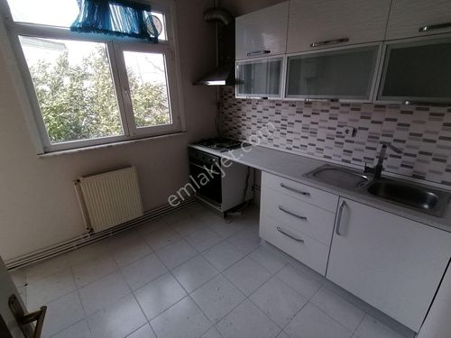 bakırköy z.babada  marmaraya yakın 4.kat 130m2 kombili kiralık 3+1 daire