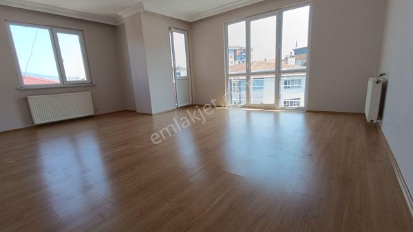  PENDİK GÜZELYALI"DA UYGUN SATILIK BÜYÜK 3+1 135M2 KREDİLİ ASANSÖR LÜX DAİRE