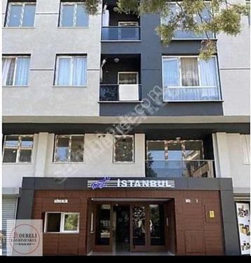 Sefaköy Tevfikbey'de Mest İstanbul Site İçinde Satılık 2+1 Daire