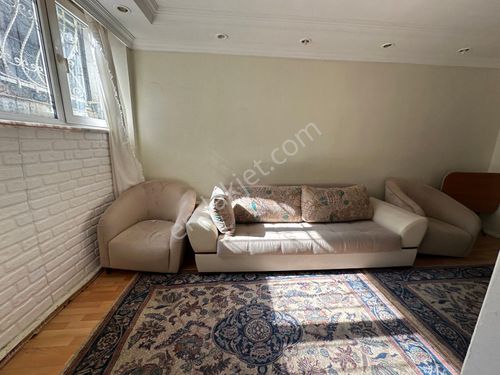 BAKIRKÖY SAKIZAĞACINDA 1+1 BAHÇE KULLANIMLI KİRALIK DAİRE