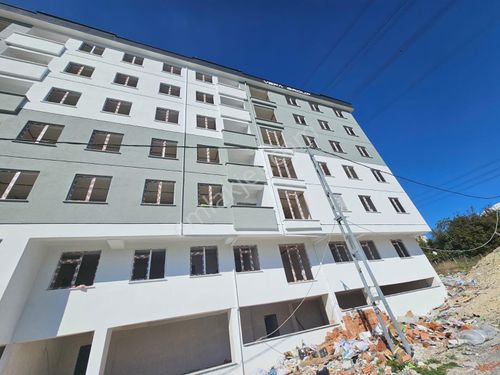  ÖZGÜR  İNŞAATTAN HADIMKÖY MAH KREDİYE UYGUN 2+1 110M2 OTOPARKLI DAİRE ACİL SATILIK