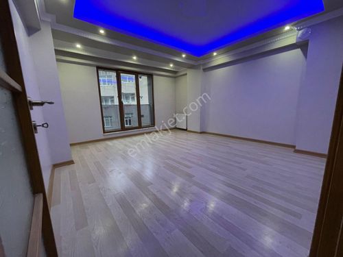 Avrupa Emlak Tan Esenler Fatih Mah 120m² 3+1 2.3.kat,çift Banyolu,satılık Daireler