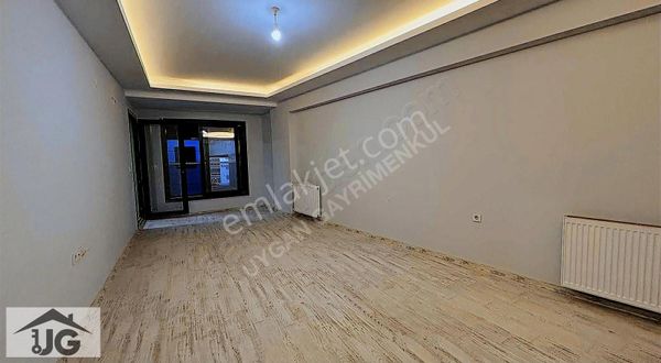 Uygan Gayrimenkul'den Torbalı Mah. Merkezde 2+1 100m² Kiralık