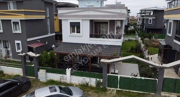 İzmir Doğanbey'de Satılık 3+1 Müstakil Villa Full Eşyalı