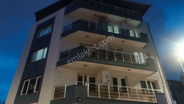 Bornova Point Awm Yakını Temiz Bakımlı Ferah Kiralık 3+1 Daire