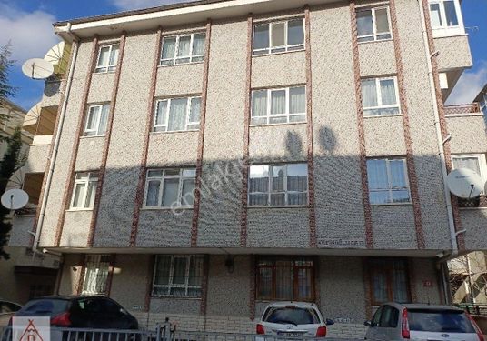 Uzman Emlak'tan 3+1 Ara Kat Yapılı Bakımlı Temiz Daire