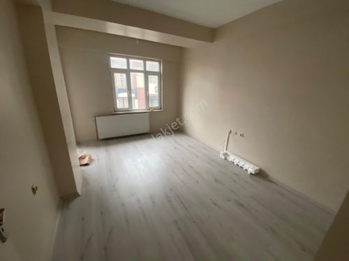 Gülistan Emlaktan Cebecide 2+1 Kiralık 3.kat