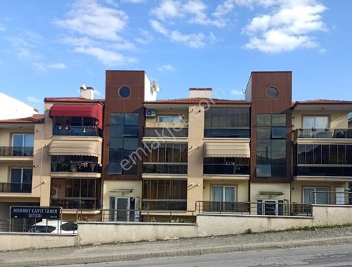 Serdivan Kemalpaşa'da Ana Caddede 2+1 Eşyalı Daire Satılık