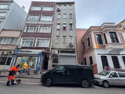 Turyap' Tan Fatih K.m.paşa' Da Cadde Üzeri Ara Kat Temiz Ve Boş Satılık Daire