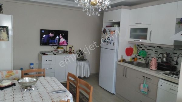 BORNOVA DA 2+1 LÜKS DAİRE 