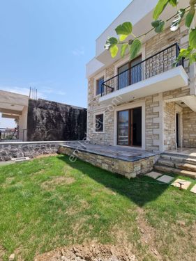  İzmir Eski Foça Yenibağarası'nda Satılık 3+1 Dubleks Taş Evler