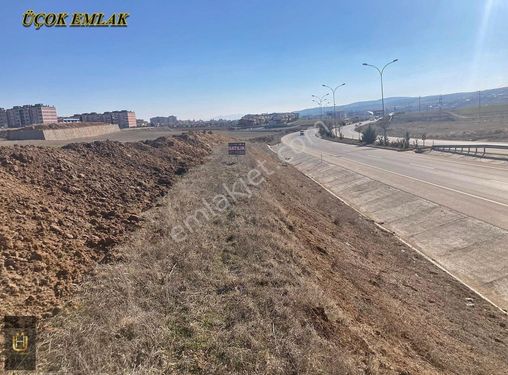 AFYON ÜÇOK EMLAKTAN GAZLIGÖLDE ANA YOL ÜZERİ SATILIK TURİZM ARSA