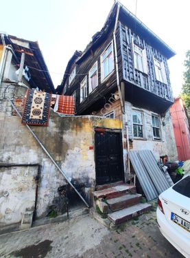  Eyüpsultan Zalpaşada 2,5 katlı tarihi eser köşk, restorasyon gerekli