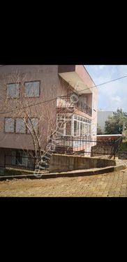 İzmir Örende komple satılık 3 katlı bina