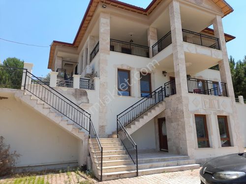Manisa Ahmetli barbaros Mah 3 katlı 260m2 özel dizayn edilmiş ev 