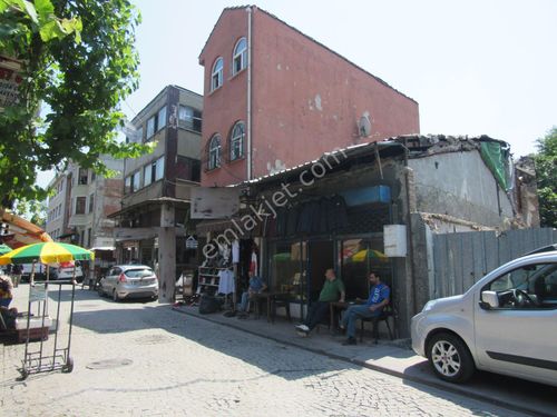 Fatih Unkapanı Hoca Gıyasettin mahallesi Hacı Kadın caddesinde satılık dükkan işyeri ofis  