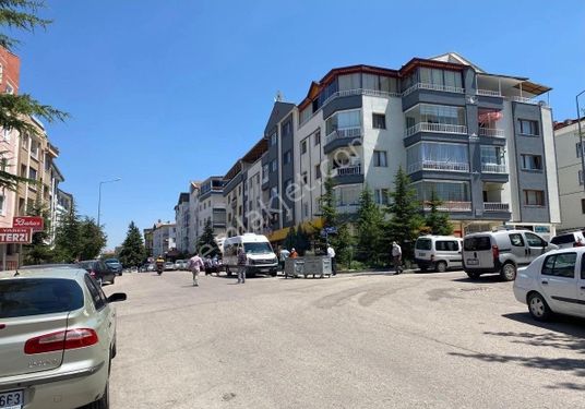 Etimesgut süvari cadde üzerinde 40 m2 her işe uygun hareketli masrafsız satılık dükkan