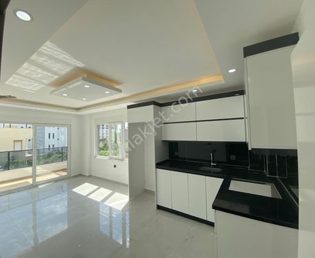  ALANYA AVSALLAR'DA  ACİL SATILIK HAVUZLU LÜKS  1+1  DAİRE