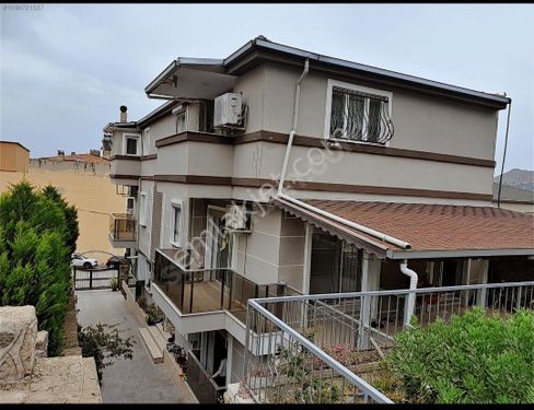 İzmir Bornova Atatürk mah. 470 m2 arsa da 2 tripleks villadan bir tanesi satılık