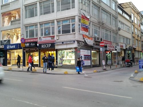 KADIKÖY ALTIYOLDA ANA CADDEDE KÖŞE SATILIK DÜKKANLAR