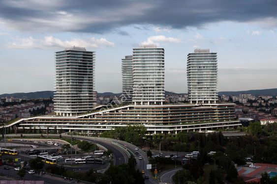  Zorlu Center Yakını Site İçinde Satılık 3+1 Teraslı Daire