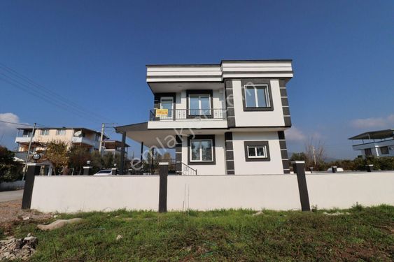  Doğanbey'in En Güzel Konumunda Satılık 3+1 Tek Müstakil Villa Dubleks